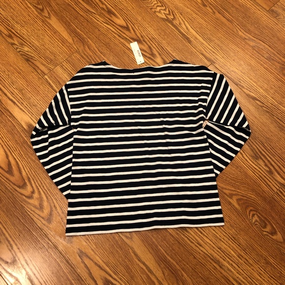 ✨ J. Crew long sleeve silver detail top - Picture 3 of 3